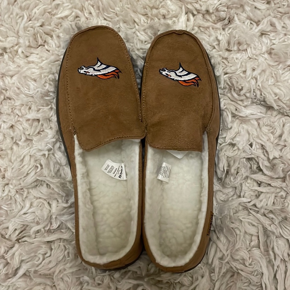 NWOT FOCO DENVER BRONCO MOCCASIN SLIPPERS